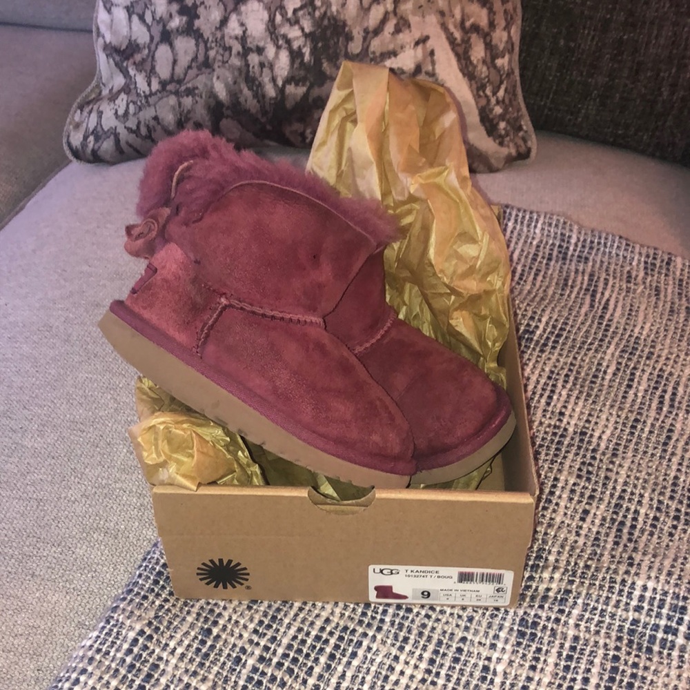 Used girls uggs